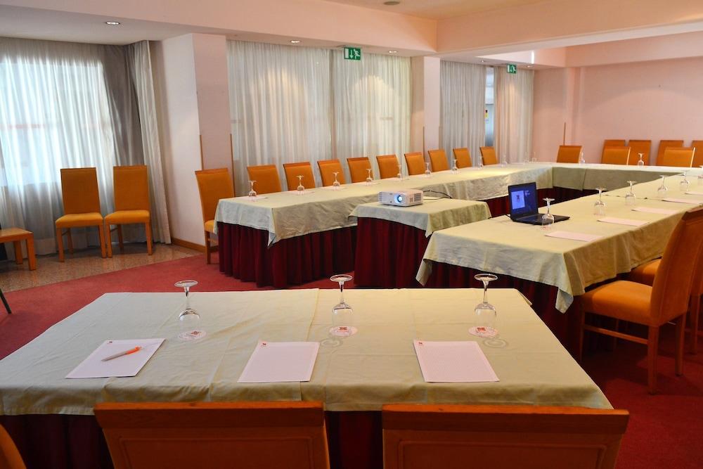 Premium Porto Hotel